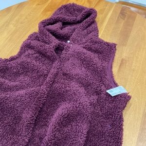 NWT.  Jockey women’s size 1X Sherpa vest.